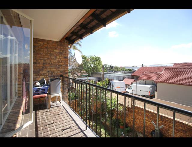 2 BEDROOM TOWNHOUSE FOR SALE IN FERNDALE